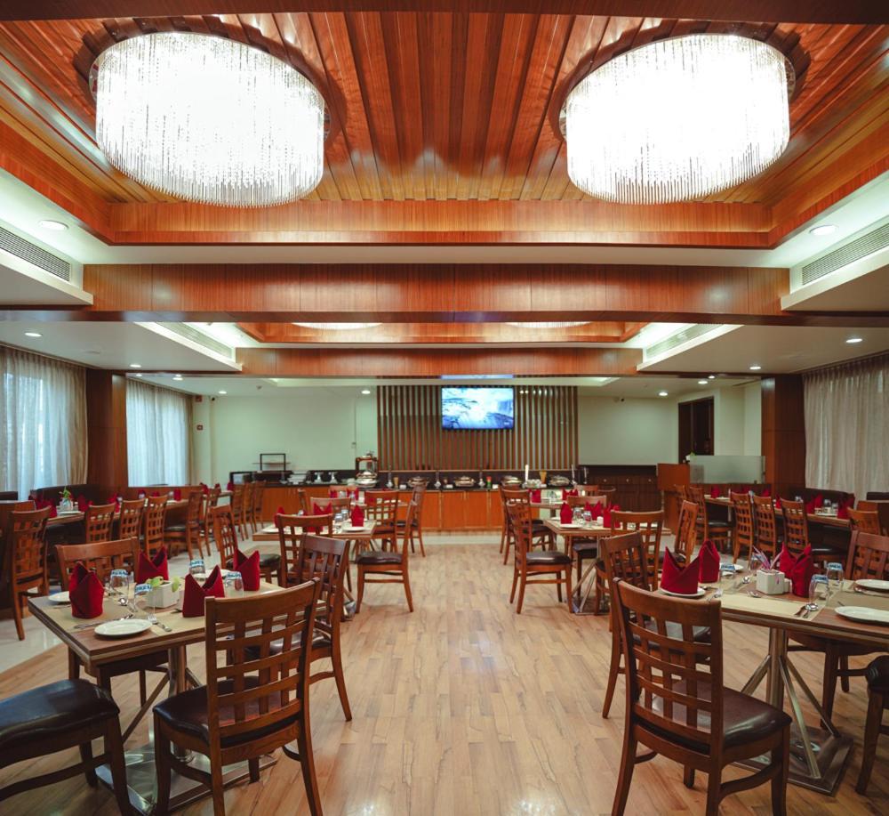 Ramee The Srinivas Palace ブジ エクステリア 写真