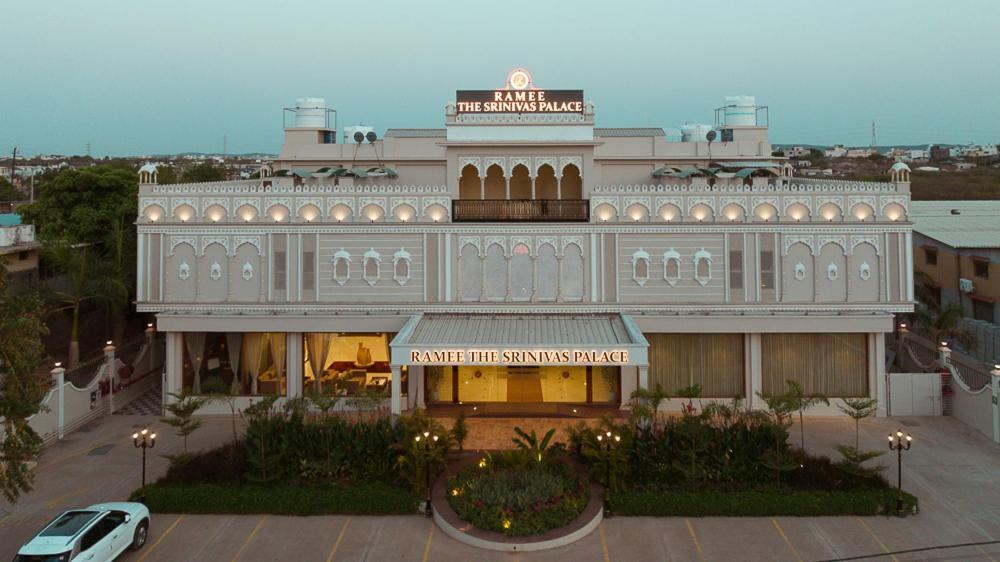 Ramee The Srinivas Palace ブジ エクステリア 写真