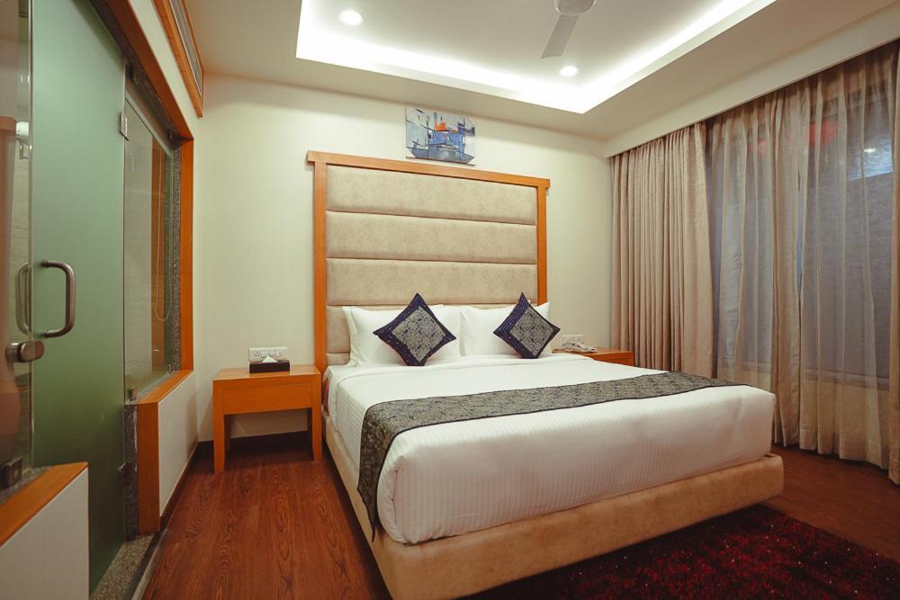 Ramee The Srinivas Palace ブジ エクステリア 写真