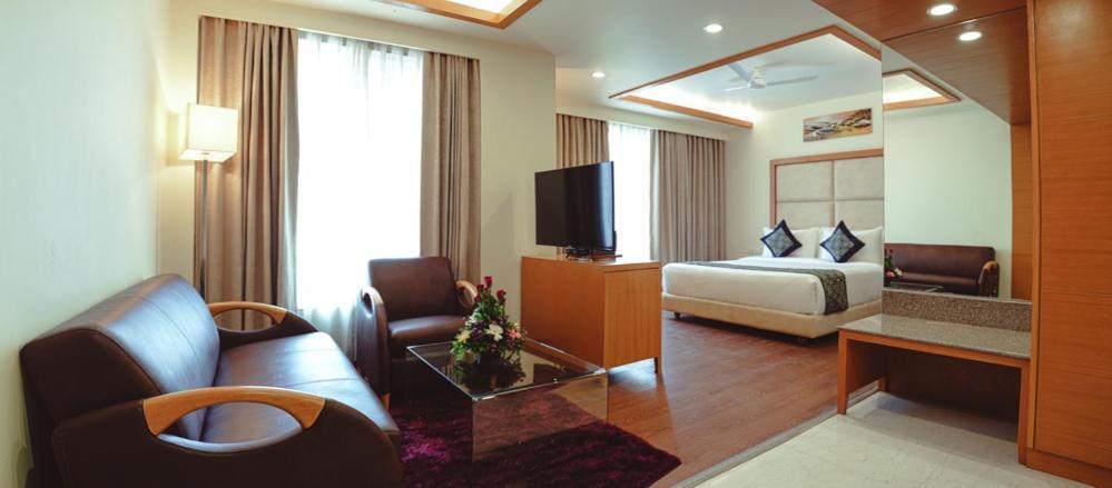 Ramee The Srinivas Palace ブジ エクステリア 写真