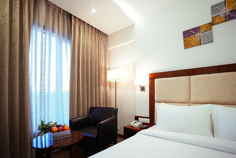 Ramee The Srinivas Palace ブジ エクステリア 写真